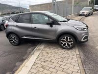 Usata Renault Captur 110 CV (80 kW) 2018 Grigio SUV