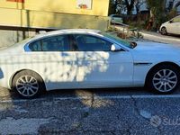 Usata Jaguar XE 180 CV (132 kW) 2017 Bianco Berlina