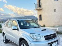 Usata Toyota RAV4 116 CV (85 kW) 2003 Grigio SUV
