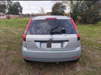 Usata Ford Fiesta Ghia 75 CV (55 kW) 2004 Berlina