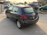 Usata Peugeot 208 Active 68 CV (50 kW) 2019 Nero Utilitaria