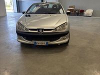 Usata Peugeot 206 CC 108 CV (79 kW) 2003 Grigio Cabrio