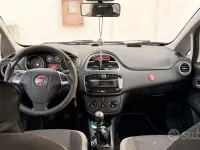 Usata Fiat Grande Punto 77 CV (56 kW) 2012 Bianco Utilitaria