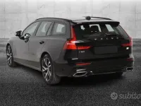 Usata Volvo V60 R-Design 303 CV (222 kW) 2021 Nero Station wagon