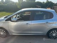 Usata Peugeot 208 68 CV (50 kW) 2017 Grigio Utilitaria