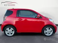 Usata Toyota iQ 101 CV (74 kW) 2010 Rosso Utilitaria