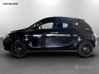 Usata Lancia Ypsilon Silver 70 CV (51 kW) 2022 Nero Utilitaria