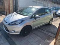 Usata Ford Fiesta Titanium 60 CV (44 kW) 2012 Grigio Utilitaria