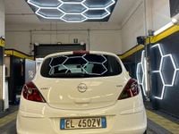 Usata Opel Corsa 75 CV (55 kW) 2012 Bianco Coupé