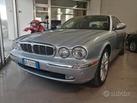 Usata Jaguar XJ Executive 207 CV (152 kW) 2007 Argento Berlina