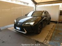 Usata Lexus UX Luxury Line 184 CV (135 kW) 2019 Verde SUV