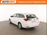 Usata Toyota Auris Hybrid Active 99 CV (72 kW) 2016 Bianco Station wagon