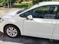 Usata VW Golf Sportsvan 110 CV (80 kW) 2014 Bianco Monovolume