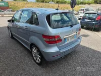 Usata Mercedes B200 Chrome 140 CV (102 kW) 2010 Argento Monovolume