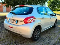 Usata Peugeot 208 Access 68 CV (50 kW) 2015 Grigio Utilitaria