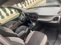 Usata Fiat Doblò 120 CV (88 kW) 2015 Grigio Monovolume