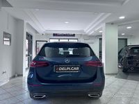 Usata Mercedes B180 Premium 116 CV (85 kW) 2019 Blu Monovolume