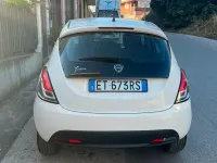 Usata Lancia Ypsilon 69 CV (50 kW) 2014 Bianco Utilitaria