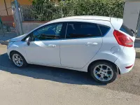 Second-hand Ford Fiesta 70 CP (51 kW) 2012 Alb Berlinǎ