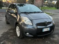 Usata Toyota Yaris 69 CV (50 kW) 2011 Grigio Utilitaria