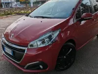 Usata Peugeot 208 Allure 83 CV (61 kW) 2018 Rosso Utilitaria