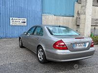 Usata Mercedes E280 Avantgarde 204 CV (150 kW) 2006 Grigio Berlina