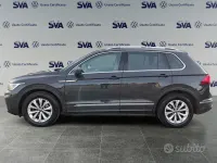 Usata VW Tiguan Life 150 CV (110 kW) 2023 Grigio urano SUV