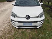 Begagnad VW up! 2019 Vit Halvkombi