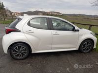 Usata Toyota Yaris 105 CV (77 kW) 2021 Bianco Utilitaria