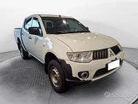 Usata Mitsubishi L200 Invite+ 136 CV (100 kW) 2011 Bianco Pick-up