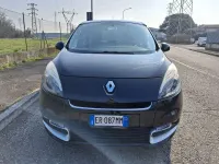 Usata Renault Scénic III 110 CV (80 kW) 2013 Nero pastello Monovolume