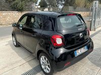 Begagnad Smart ForFour 71 HK (52 kW) 2016 Svart Halvkombi