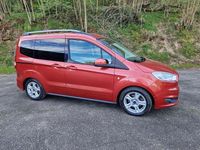 Usata Ford Tourneo Courier 75 CV (55 kW) 2015 Rosso Monovolume