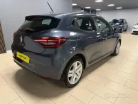 Usata Renault Clio V Evolution 100 CV (73 kW) 2022 Grigio Berlina