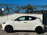 Usata Lancia Ypsilon Gold 69 CV (50 kW) 2022 Bianco Utilitaria