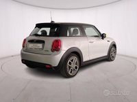 Usata Mini Cooper SE Classic 135 kW (184 CV) 2022 White silver Utilitaria