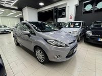 Usata Ford Fiesta Titanium 70 CV (51 kW) 2012 Grigio Utilitaria
