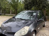 Usata Renault Clio II Rip Curl 68 CV (50 kW) 2008 Grigio Utilitaria