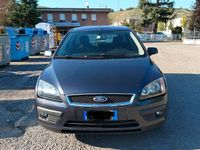 Usata Ford Focus 90 CV (66 kW) 2006 Grigio Station wagon