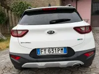 Usata Kia Stonic 100 CV (73 kW) 2019 Bianco SUV