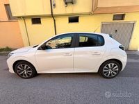 Usata Peugeot 208 100 CV (73 kW) 2023 Bianco Utilitaria