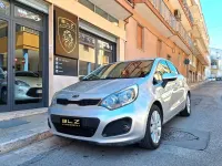 Begagnad Kia Rio EX 75 HK (55 kW) 2013 Silver Sedan