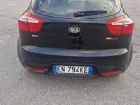 Usata Kia Rio LX 75 CV (55 kW) 2013 Nero Berlina