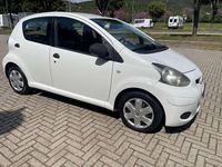 Usata Toyota Aygo Connect Style 68 CV (50 kW) 2012 Bianco Utilitaria