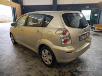 Usata Toyota Corolla Verso Luna 136 CV (100 kW) 2007 Argento Monovolume