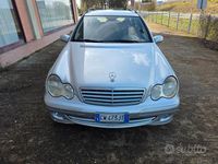 Usata Mercedes C220 Elegance 149 CV (109 kW) 2005 Grigio Station wagon