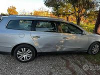 Begagnad VW Passat 2005 Grå Kombi