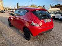 Usata Lancia Ypsilon Silver 69 CV (50 kW) 2020 Rosso
