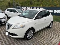 Usata Lancia Ypsilon Silver 69 CV (50 kW) 2015 Bianco Utilitaria