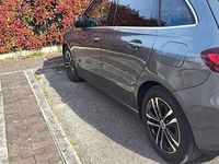 Usata Mercedes B200 150 CV (110 kW) 2023 Grigio Monovolume
